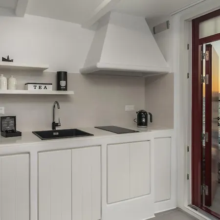 Peter's Sea And Sαnd Adamantas (Milos)