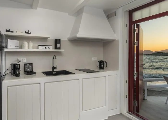 Peter's Sea And Sαnd Adamantas (Milos)